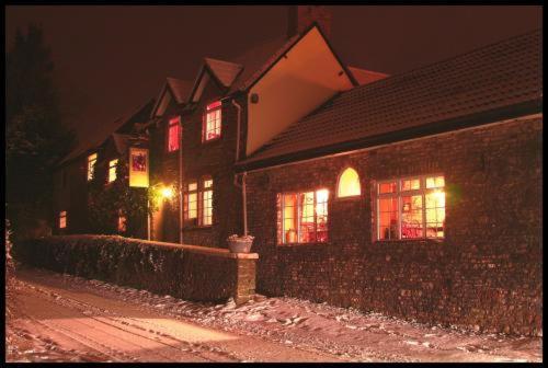 The Hunters Rest Inn Clutton Exterior foto