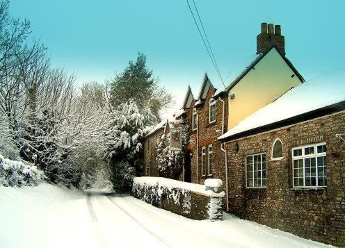 The Hunters Rest Inn Clutton Exterior foto